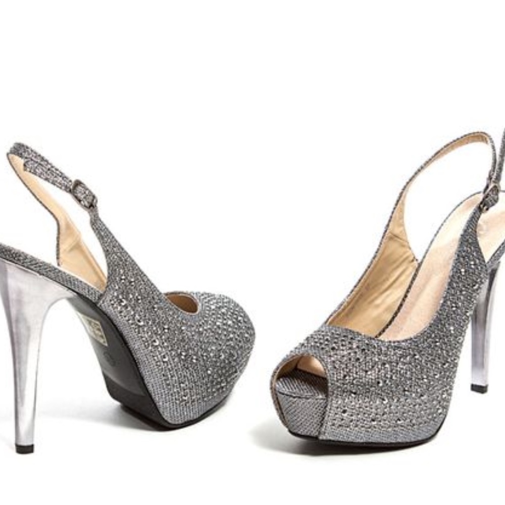 Chic Lady Couture Pewter Platformed Heels - Size 7.5